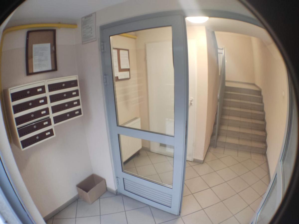 3030 Jana Spychalskiego 32 - Mieszkanie 2 pokojowe - samodzielne zameldowanie - self check in Poznań Zewnętrze zdjęcie