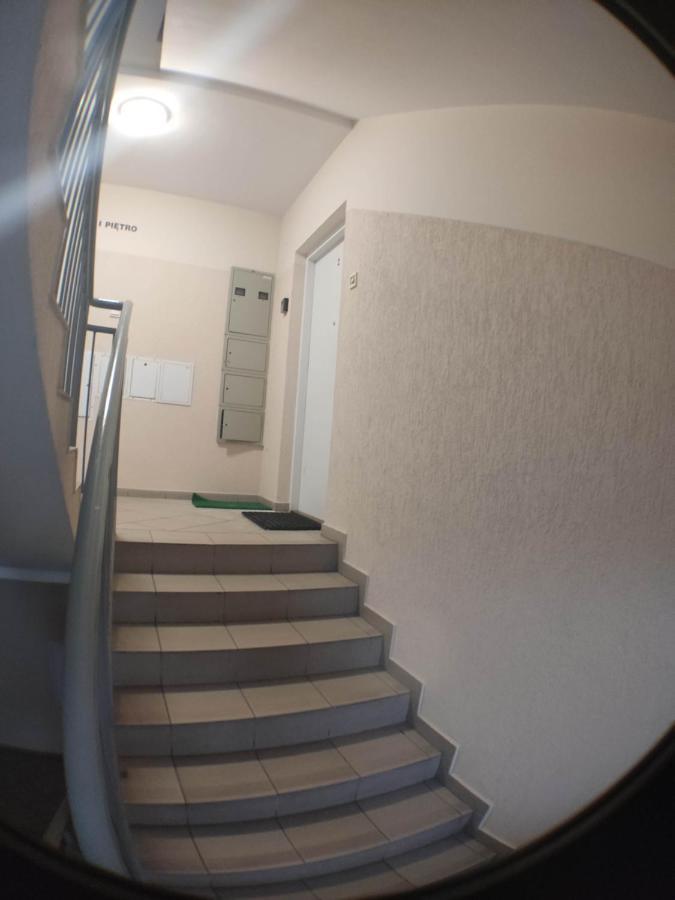 3030 Jana Spychalskiego 32 - Mieszkanie 2 pokojowe - samodzielne zameldowanie - self check in Poznań Zewnętrze zdjęcie