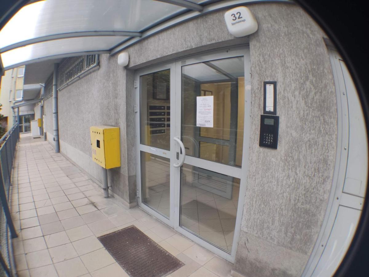 3030 Jana Spychalskiego 32 - Mieszkanie 2 pokojowe - samodzielne zameldowanie - self check in Poznań Zewnętrze zdjęcie