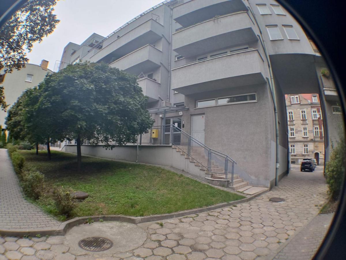 3030 Jana Spychalskiego 32 - Mieszkanie 2 pokojowe - samodzielne zameldowanie - self check in Poznań Zewnętrze zdjęcie