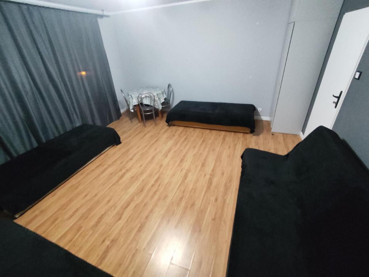 3030 Jana Spychalskiego 32 - Mieszkanie 2 pokojowe - samodzielne zameldowanie - self check in Poznań Zewnętrze zdjęcie